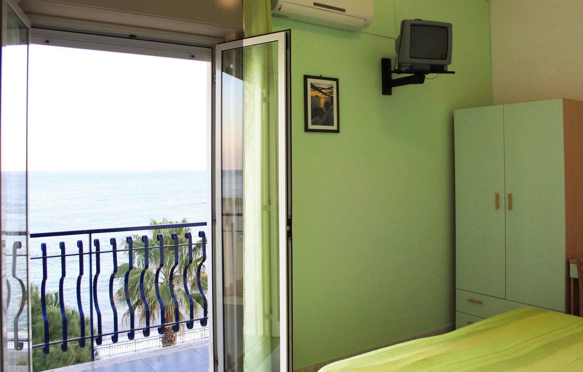 Hotel Pagano SantʼAlessio Siculo Εξωτερικό φωτογραφία